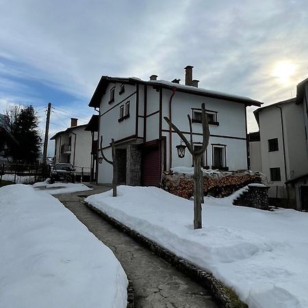 Mama Emiliya Guest House Beli Iskar Buitenkant foto