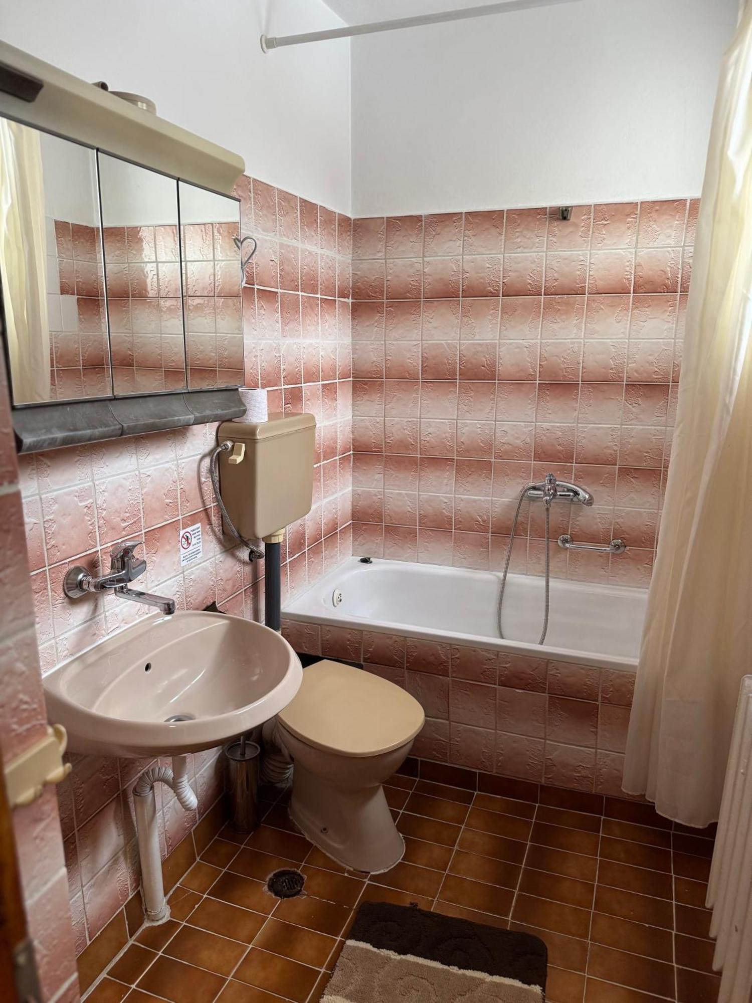 Mama Emiliya Guest House Beli Iskar Buitenkant foto