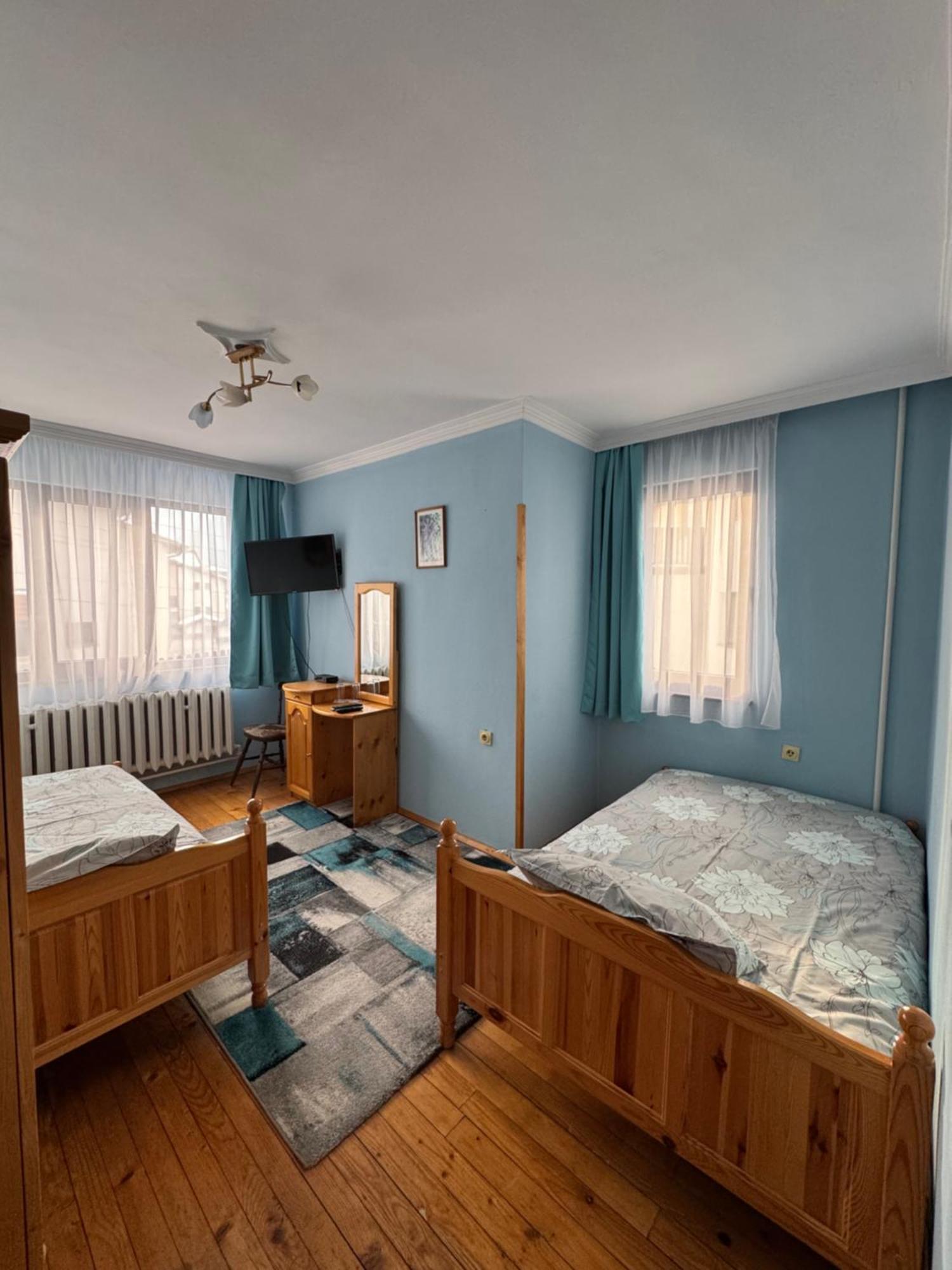 Mama Emiliya Guest House Beli Iskar Buitenkant foto