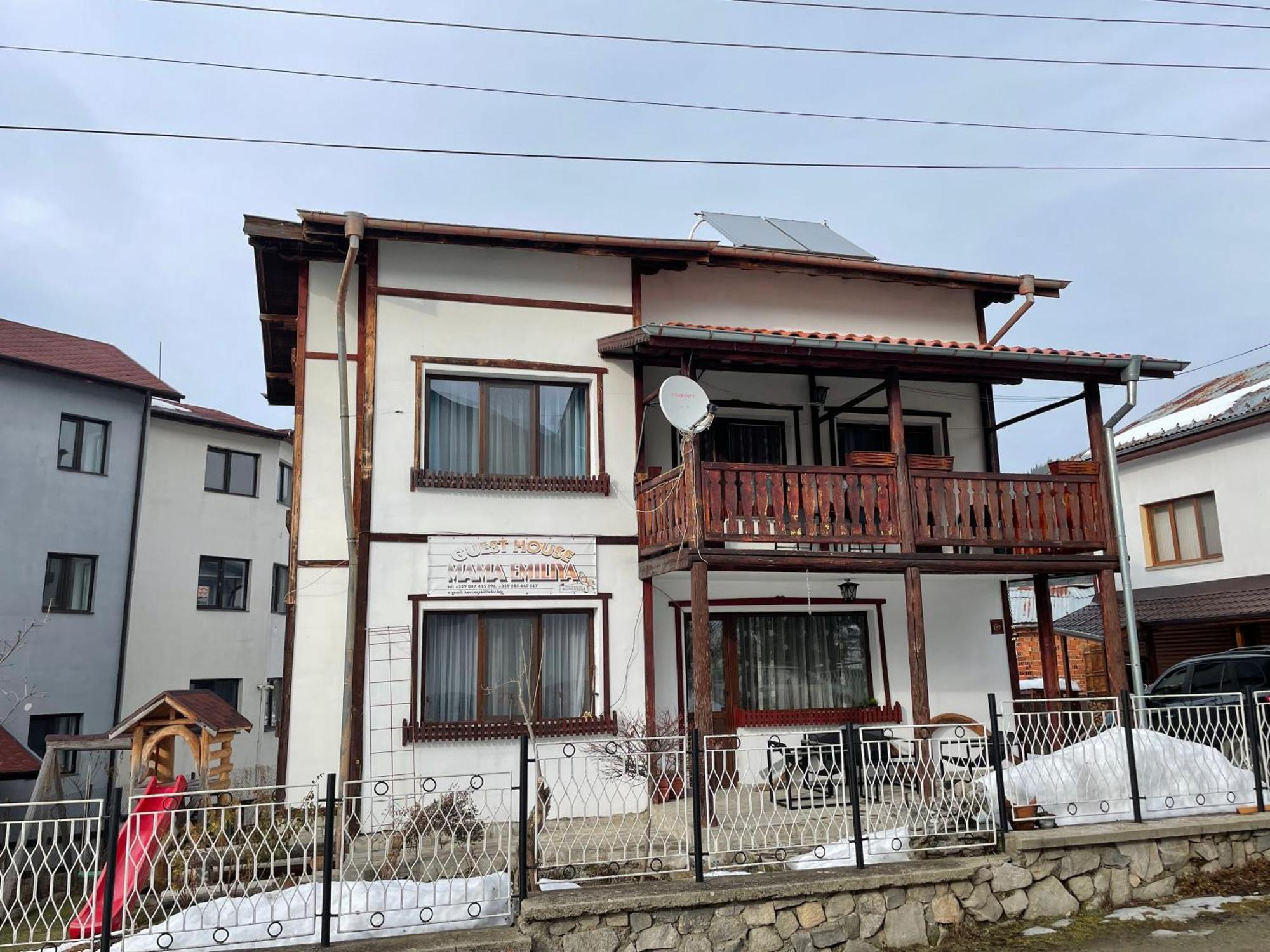 Mama Emiliya Guest House Beli Iskar Buitenkant foto
